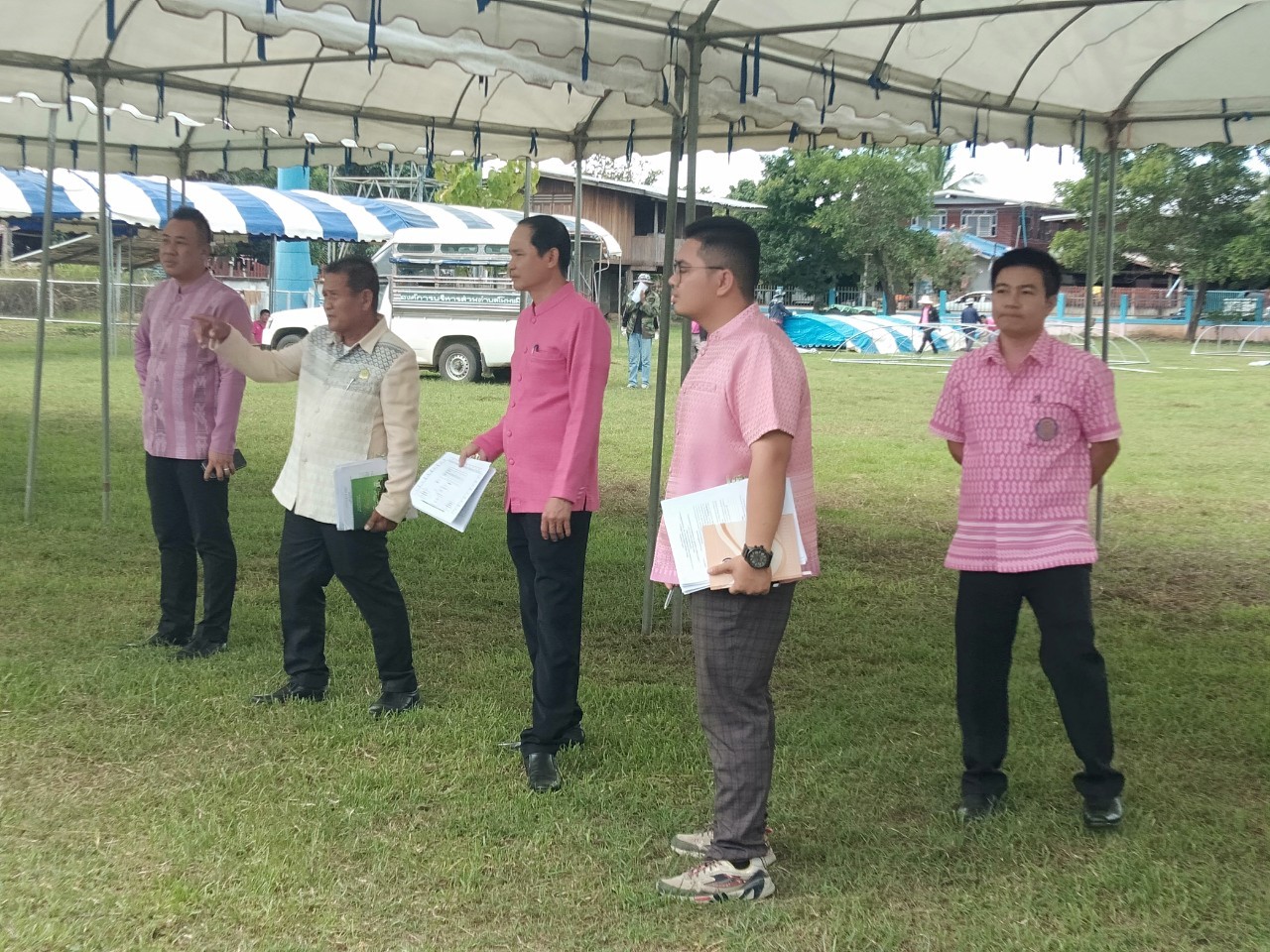 นายสมภาร วังคีรี  ประมงอำเภอเมืองหนองบัวลำภู ร่วมประชุมติดตามความคืบหน้าในการเตรียมความพร้อมเตรียมสถานที่ในการจัดกิจกรรม จังหวัดเคลื่อนที่ พอ.สว.ที่โรงเรียนบ้านห้วยไร่ ประจำปีงบประมาณ พ.ศ.2566 ณ  โรงเรียนบ้านห้วยไร่ หมู่ 9 ต.โนนขมิ้น อ.เมืองหนองบัวลำภู