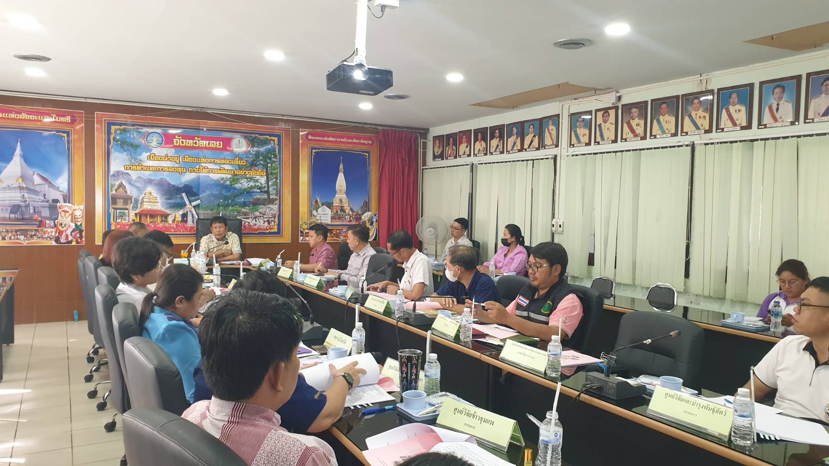เข้าร่วมการประชุมคณะกรรมการโครงการคลินิกเกษตรเคลื่อนที่ในพระราชานุเคราะห์ สมเด็จพระบรมโอรสาธิราช ฯ สยามมกุฎราชกุมาร