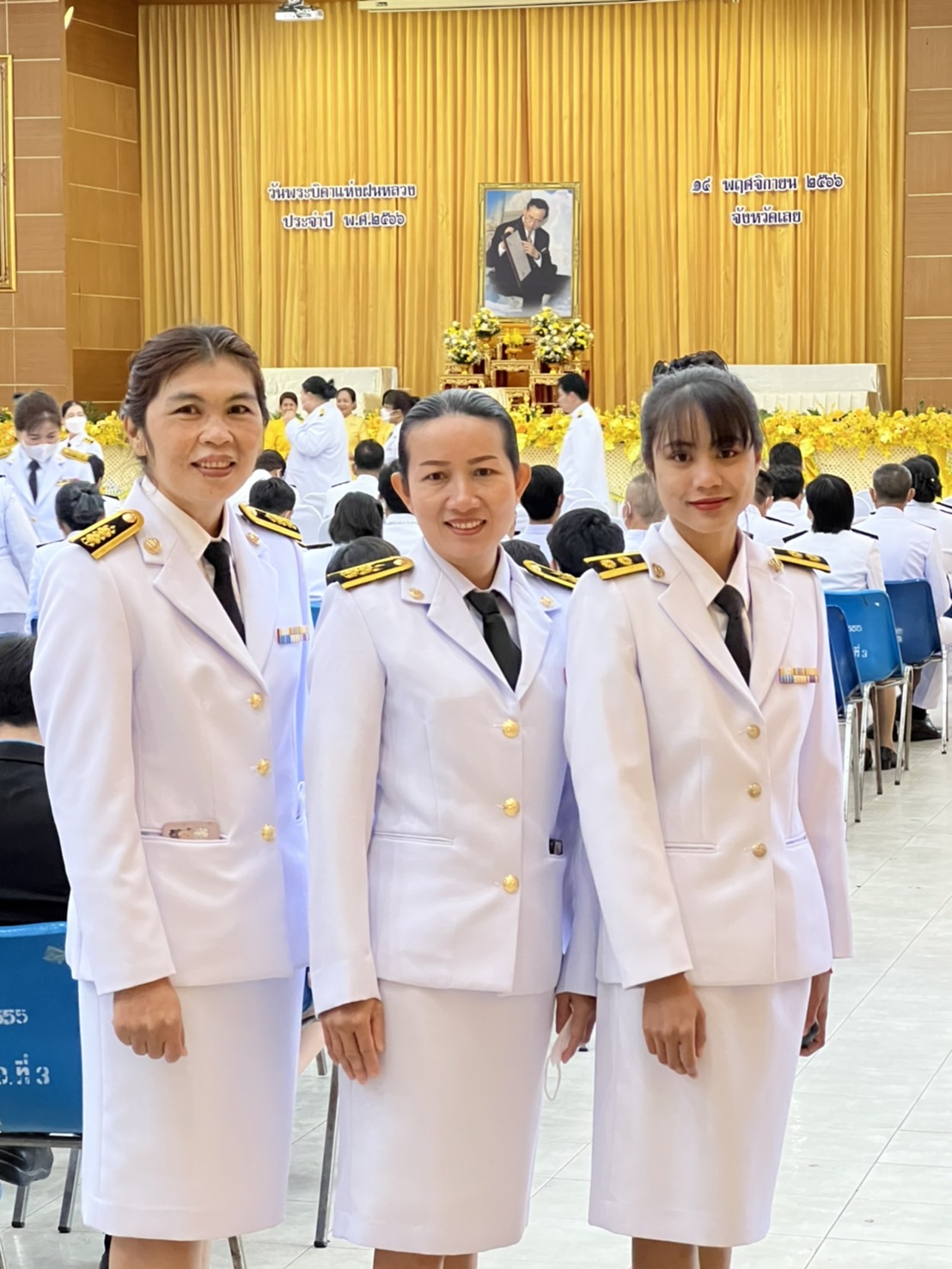เข้าร่วมพิธีถวายราชสักการะวางพานพุ่มดอกไม้สด พระบาทสมเด็จพระบรมชนกาธิเบศร มหาภูมิพลอดุลยเดชมหาราช บรมนาถบพิตร เนื่องในวันพระบิดาแห่งฝนหลวง ประจำปี 2566