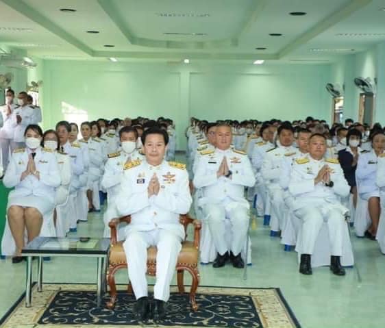 เข้าร่วมพิธีสวดพระพุทธมนต์และพิธีทำบุญตักบาตรถวายพระราชกุศล เนื่องในวันสมเด็จพระมหาธีรราชเจ้า..คลิก