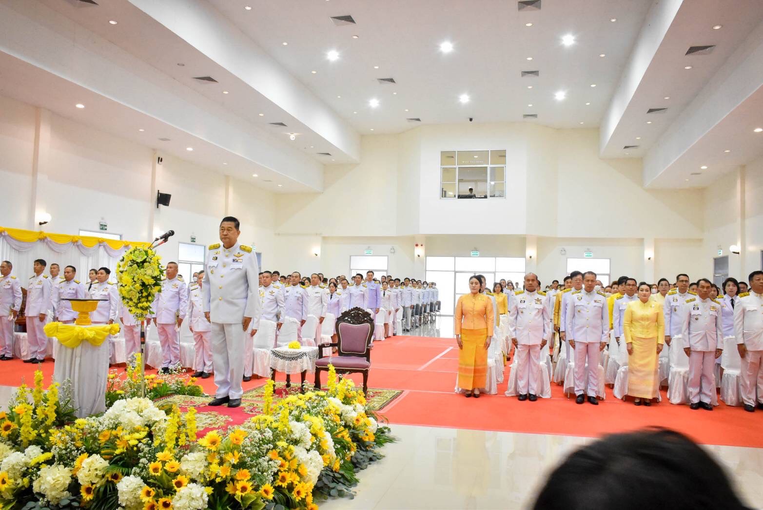 ร่วมพิธีวางพานพุ่มดอกไม้ถวายราชสักการะ เนื่องในวันคล้ายวันพระราชสมภพพระบาทสมเด็จพระบรมชนกาธิเบศร มหาภูมิพลอดุลยเดชมหาราช บรมนาถบพิตร วันชาติ..คลิก