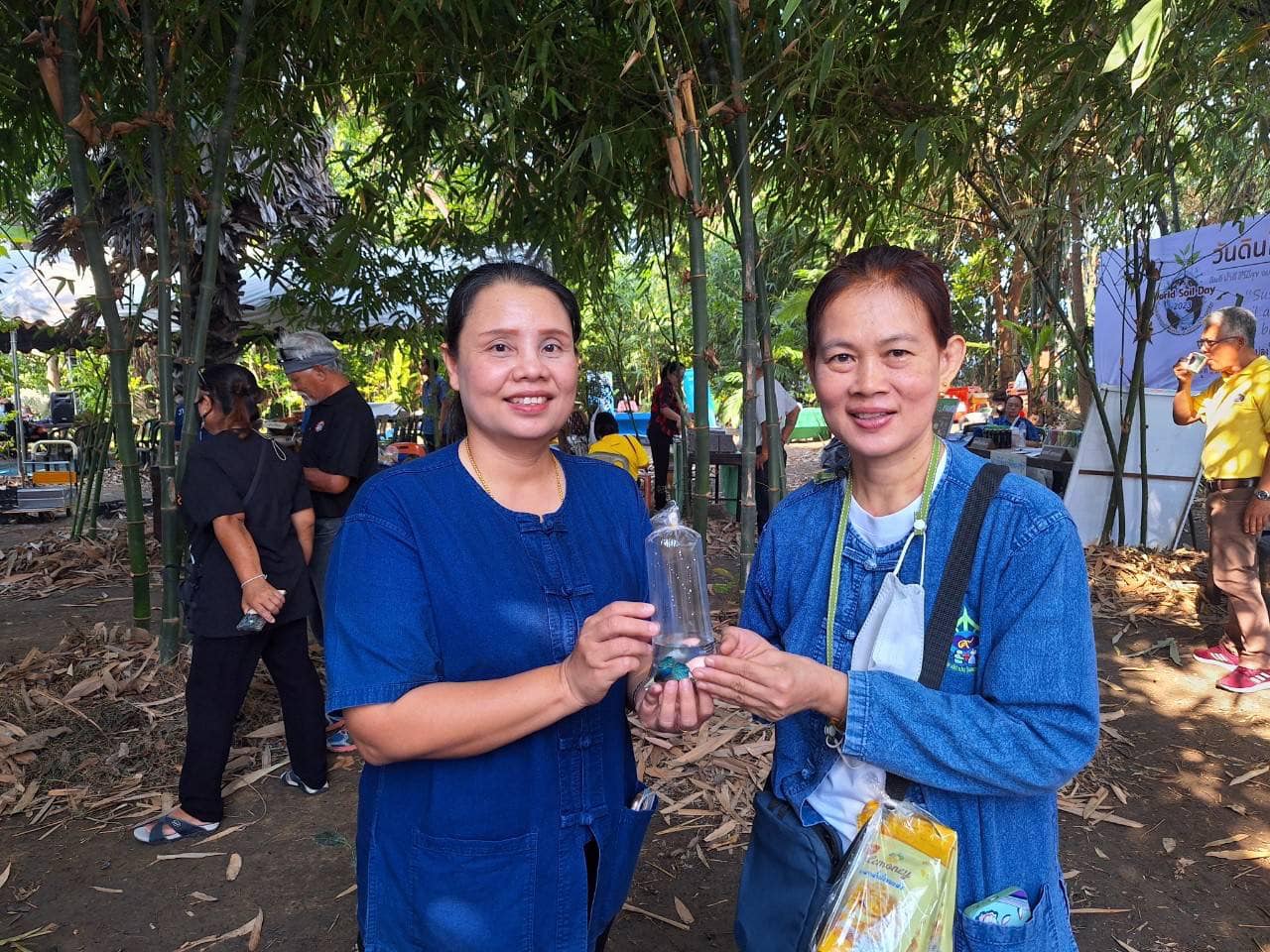 ร่วมจัดนิทรรศการให้ความรู้ และแจกเอกสารวิชาการด้านการเพาะเลี้ยงสัตว์น้ำและพันธุ์ปลากัดสวยงาม ในงานวันถ่ายทอดเทคโนโลยีเพื่อเริ่มต้นฤดูกาลผลิตใหม่ (Field Day) ประจำปี 2567..คลิก