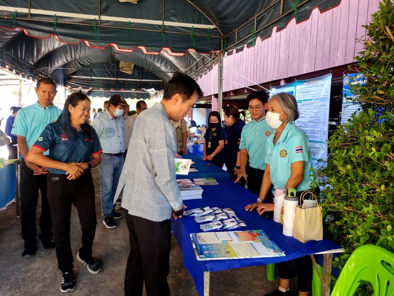 ร่วมจัดนิทรรศการให้ความรู้ และแจกเอกสารวิชาการด้านการเพาะเลี้ยงสัตว์น้ำในงานวันถ่ายทอดเทคโนโลยีเพื่อเริ่มต้นฤดูกาลผลิตใหม่ (Field Day) ปี 2567..คลิก