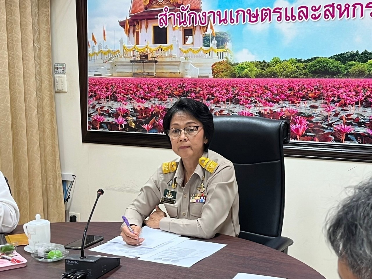 หัวหน้ากลุ่มพัฒนาและส่งเสริมอาชีพการประมง เข้าร่วมประชุม  หารือการจัดงานมอบโฉนดเพื่อการเกษตร  ในนามศูนย์บริการเกษตรพิรุณราชจังหวัดพัทลุง..คลิก