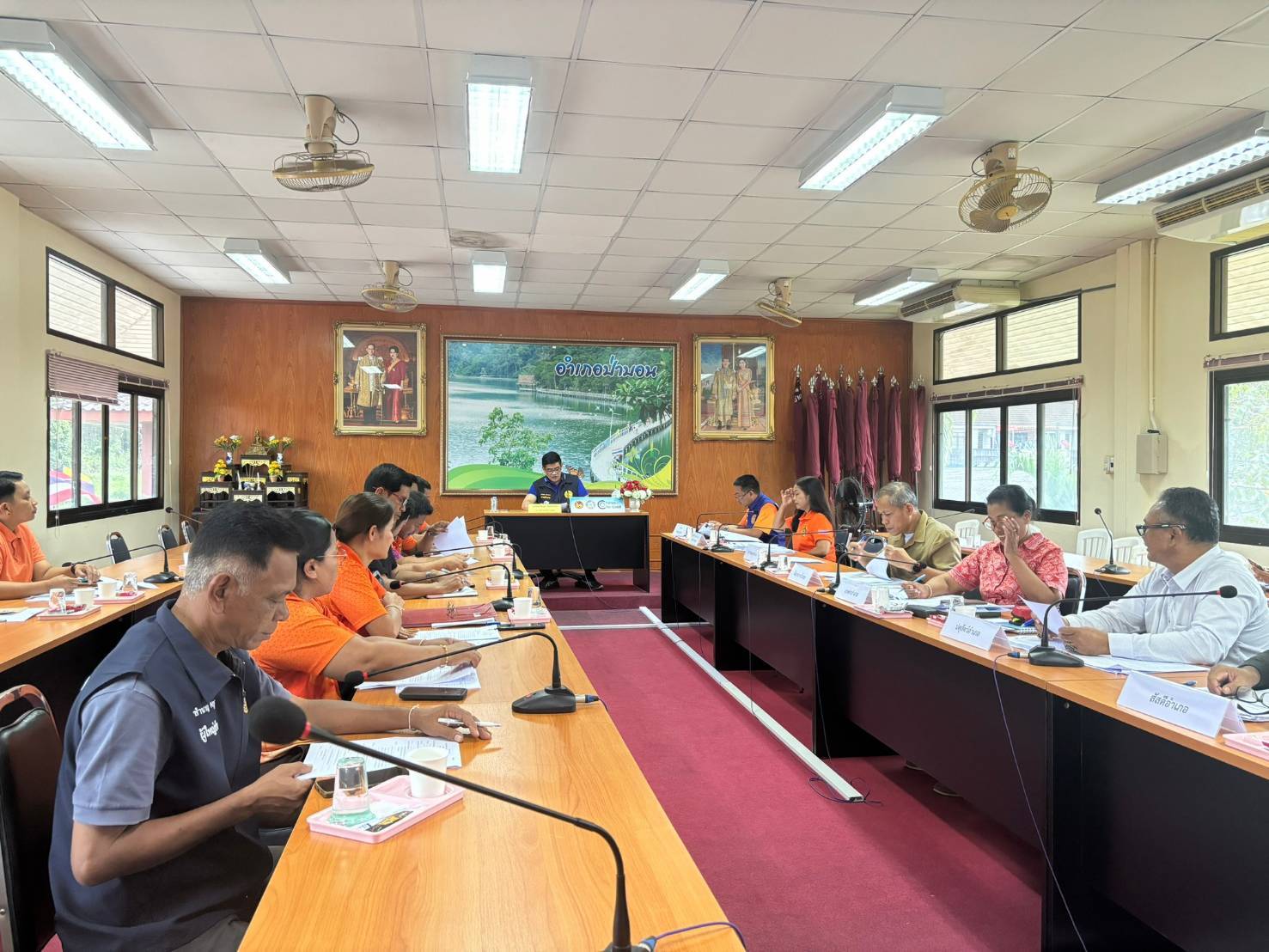 ประมงอำเภอป่าบอน เข้าร่วมประชุมคณะกรรมการให้ความช่วยเหลือ ผู้ประสบภัยพิบัติอำเภอป่าบอน (ก.ช.ภ.อ.ป่าบอน) พิจารณาอนุมัติให้ การช่วยเหลือผู้ประสบภัยพิบัติกรณีฉุกเฉิน ด้านประมง จำนวน 6 ราย..คลิก