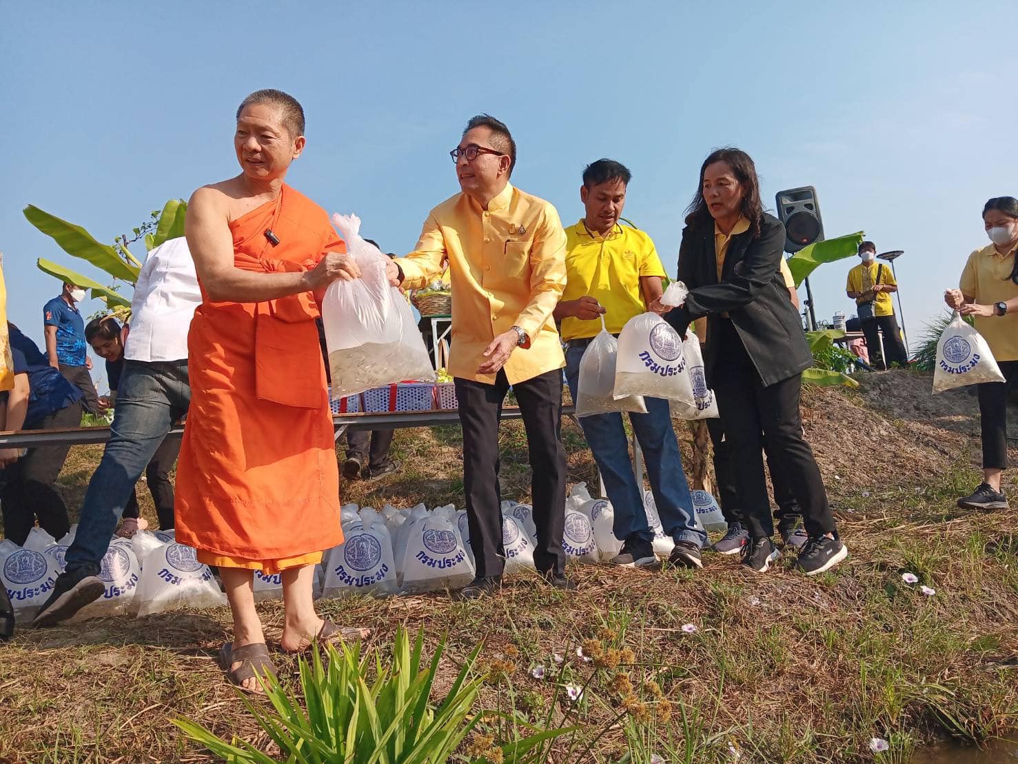 ร่วมกันจัดพิธีปล่อยพันธุ์สัตว์น้ำ ในโครงการสวนเกษตรในวัด เฉลิมพระเกียรติพระบาทสมเด็จพระเจ้าอยู่หัว เนื่องในโอกาสมหามงคลเฉลิมพระชนมพรรษา 6 รอบ 28 กรกฎาคม 2567..คลิก