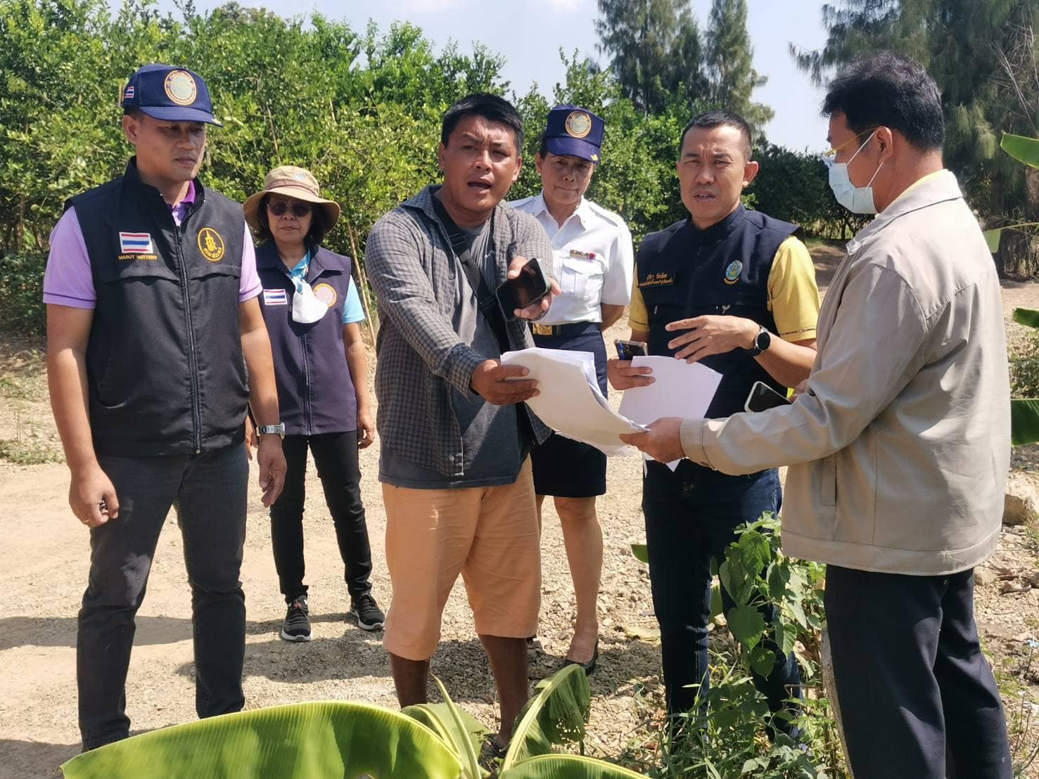 ร่วมตรวจสอบสถานที่และสิ่งก่อสร้างล่วงล้ำลำน้ำ และกีดขวางทางเดินของสัตว์น้ำในเขตแหล่งน้ำสาธารณะของชลประทาน และการทำการประมงด้วยเครื่องประมงผิดกฎหมาย..คลิก