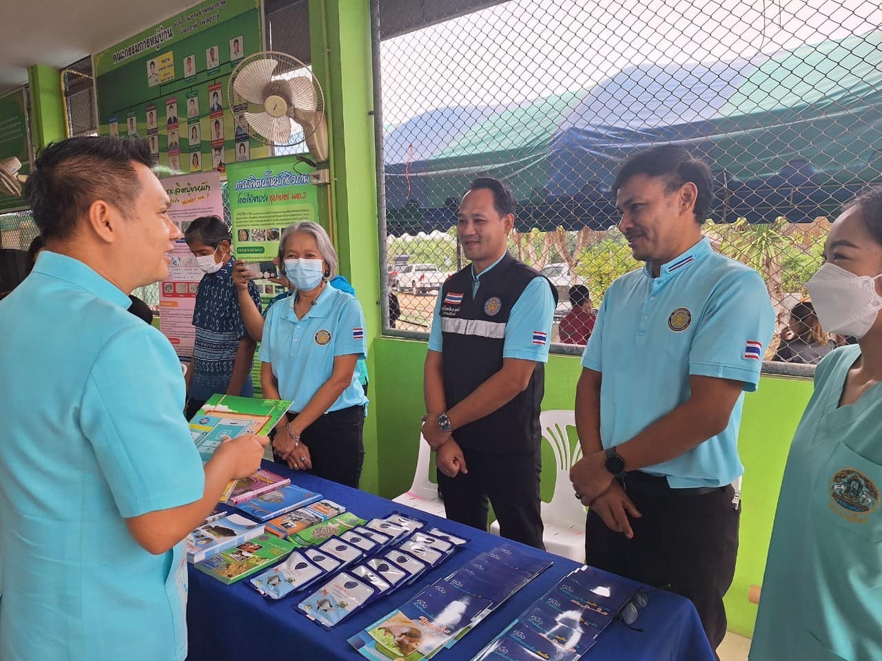 ร่วมจัดนิทรรศการให้ความรู้ และแจกเอกสารวิชาการด้านการเพาะเลี้ยงสัตว์น้ำ ในงานวันถ่ายทอดเทคโนโลยีเพื่อเริ่มต้นฤดูกาลผลิตใหม่ (Field Day) ประจำปี 2567  อำเภอปากท่อ..คลิก