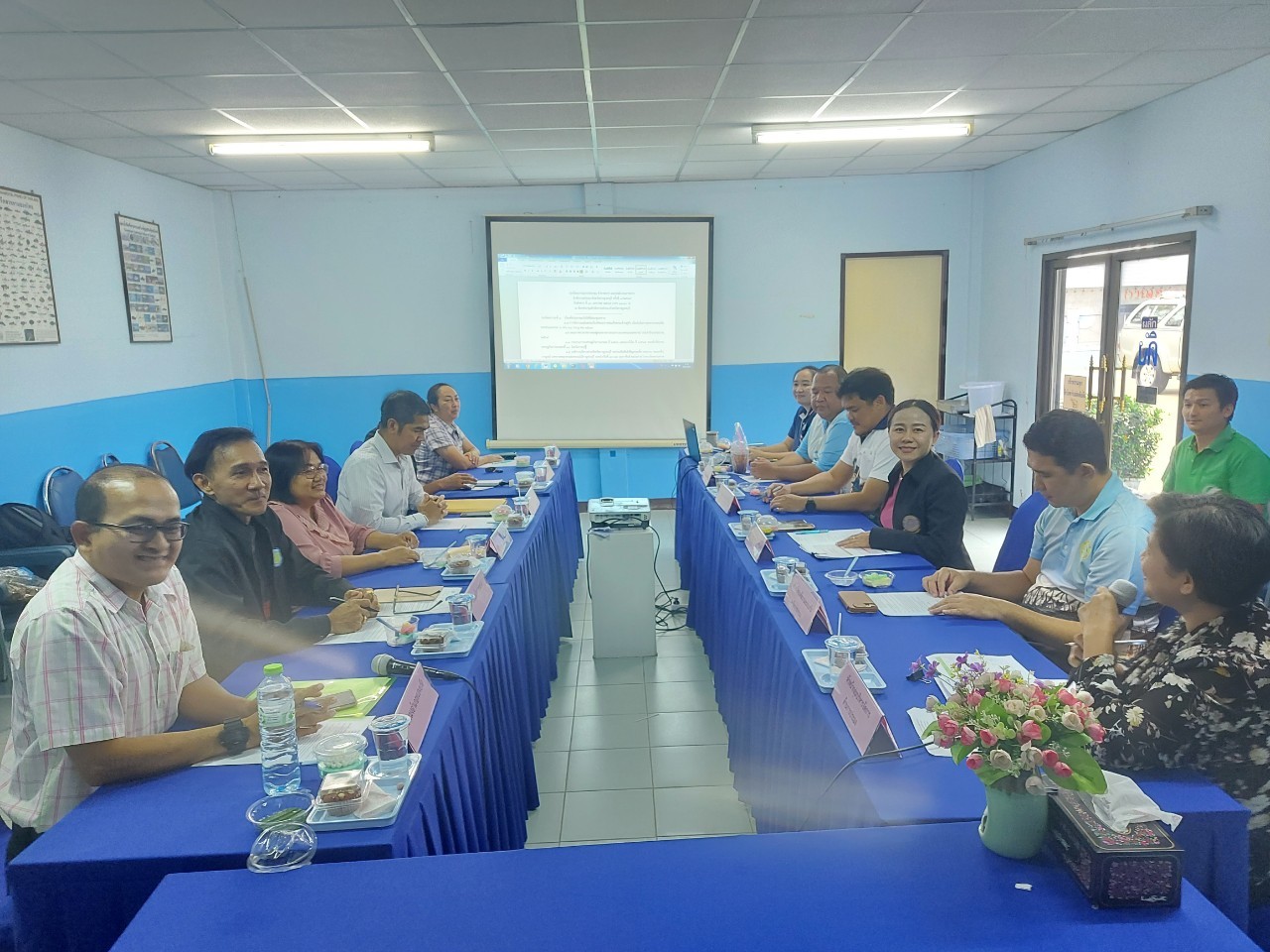 ประชุมข้าราชการ พนักงานราชการ และเจ้าหน้าที่สำนักงานประมงจังหวัดกาญจนบุรี ประจำเดือน มกราคม ๒๕๖๗..คลิก