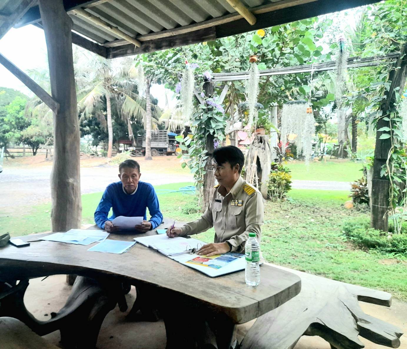 นายวิทยา ประสริฐสังข์ ประมงอำเภอโนนสังได้ รับแจ้งจากเกษตรกรจระเข้ตาย1 ตัว จึงได้เข้าตรวจสอบที่ปานชีวาฟาร์ม..คลิก