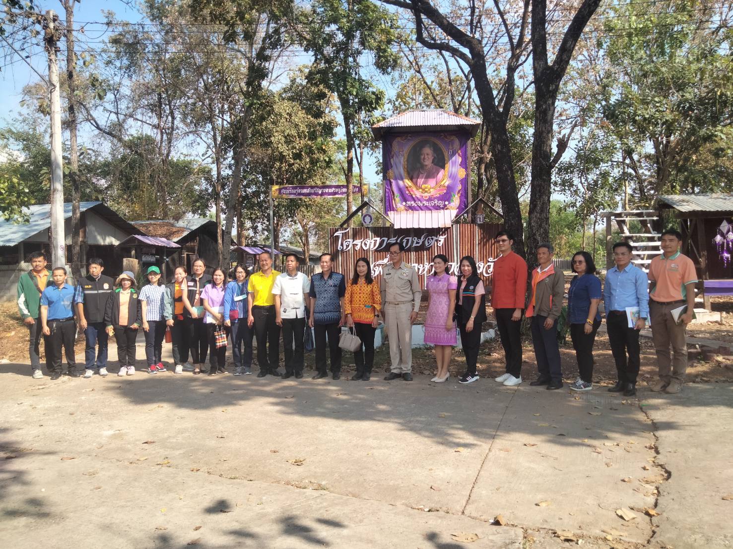 นายบุญหลาย กุลนารัตน์ ประมงจังหวัดหนองบัวลำภู มอบหมายให้ นายสมจิตร์ พงษ์ภุมมา หัวหน้ากลุ่มบริหารจัดการด้านการประมง และเจ้าหน้าที่สำนักงานประมงจังหวัดหนองบัวลำภู ลงพื้นที่ร่วมประชุมวางแผนบูรณางาน เพื่อต่อยอดส่งเสริมและสนับสนุน กิจกรรมด้านการเกษตร..คลิก