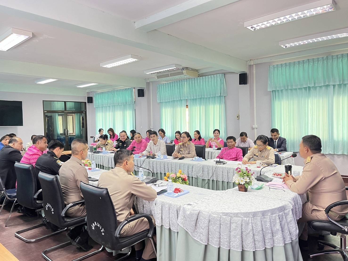 นายเมธา ตาลเหล็ก ประมงอำเภอนากลาง รับผิดชอบงานด้านประมงพื้นที่อำเภอนาวัง ปฏิบัติราชการในพื้นที่..คลิก