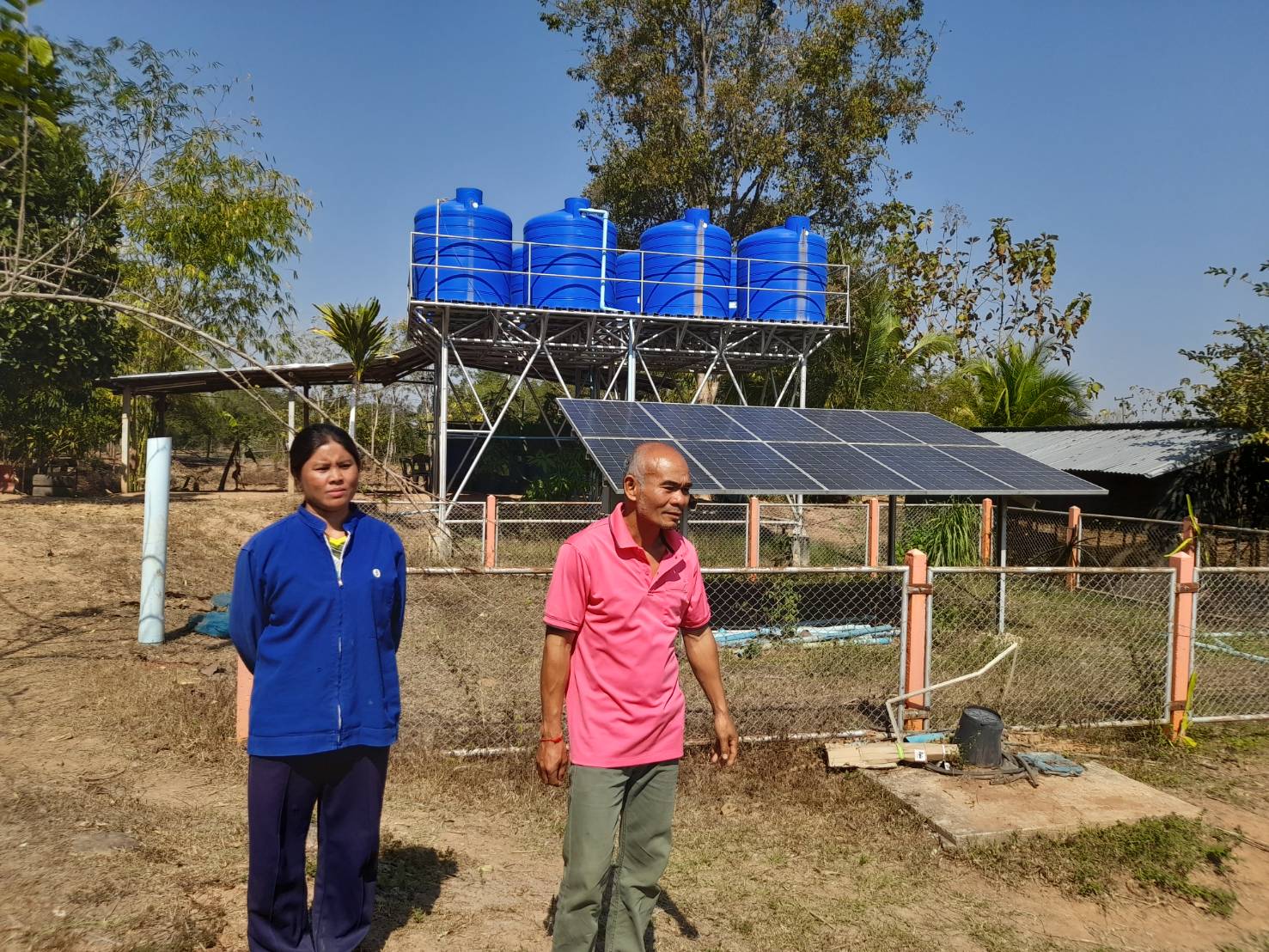 นางสาวมลฤดี ลิ้มสุวรรณ ประมงอำเภอศรีบุญเรือง ปฏิบัติในพื้นที่ตำบลหนองแก อำเภอศรีบุญเรือง จังหวัดหนองบัวลำภู..คลิก