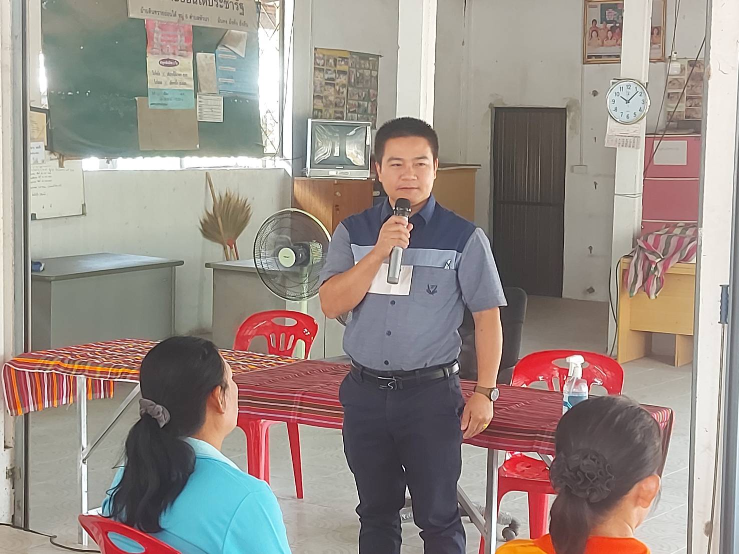 นายสมภาร วังคีรี ประมงอำเภอเมืองหนองบัวลำภู ร่วมประชุมจัดทำแผนพัฒนาการเกษตรระดับหมู่บ้านและแผนธุรกิจรายสินค้า ภายใต้โครงการขับเคลื่อนการเกษตรระดับหมู่บ้านสู่การผลิตสินค้าเกษตรมูลค่าสูง..คลิก