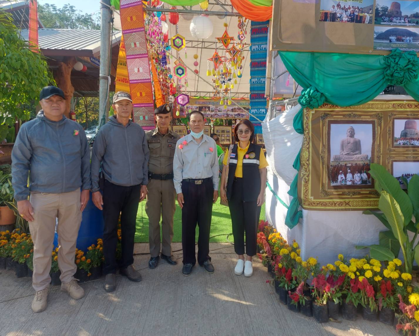 นายบุญหลาย กุลนารัตน์ ประมงจังหวัดหนองบัวลำภู มอบหมาย นางถนอมขวัญ นอศรี หัวหน้ากลุ่มบริหารและยุทธศาสตร์ ร่วมกับหน่วยงานสังกัดกระทรวงเกษตรและสหกรณ์รับการตรวจราชการในพื้นที่จังหวัดหนองบัวลำภูของรัฐมนตรีช่วยว่าการกระทรวงเกษตรและสหกรณ์ (นายไชยา พรหมา)..คลิก