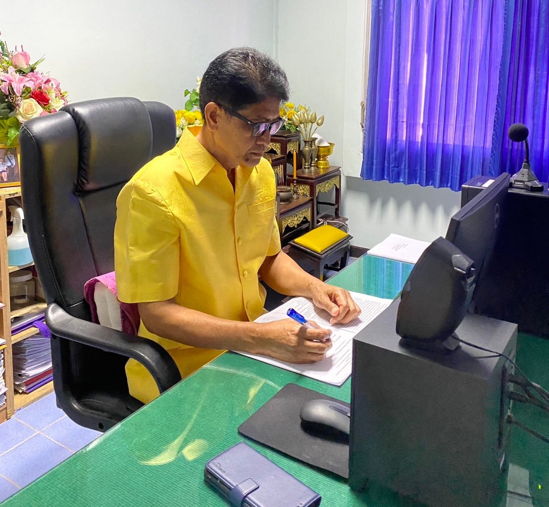 นายบุญหลาย กุลนารัตน์ ประมงจังหวัดหนองบัวลำภู พร้อมด้วยนางสาวทัศนีย์ สุนนท์ชัย หัวหน้ากลุ่มพัฒนาและส่งเสริมอาชีพการประมง และคณะกรรมการขับเคลื่อนนโยบายกรมประมงจังหวัดหนองบัวลำภู..คลิก