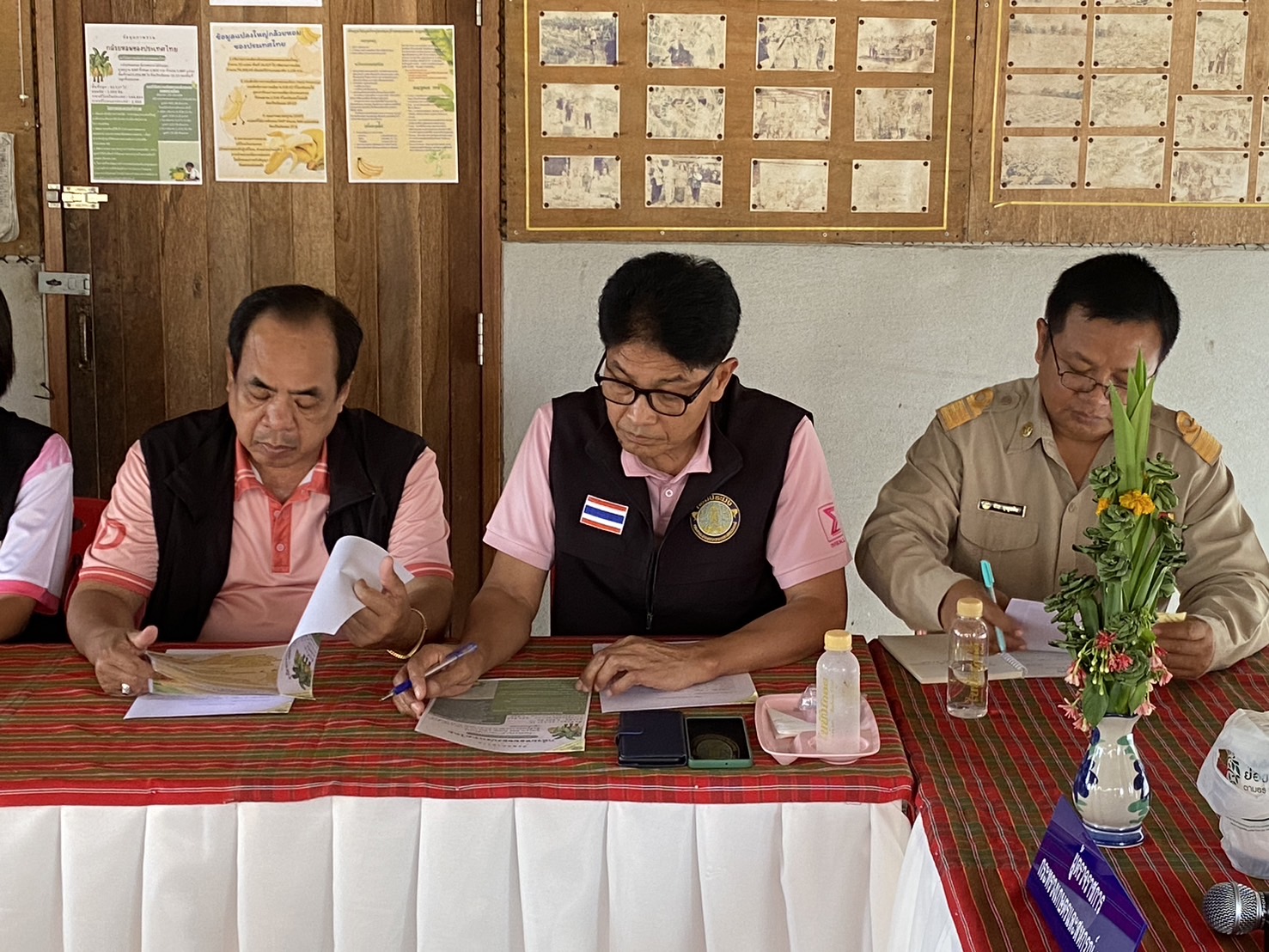 นางสาวนนทิชา วรรณสว่าง ผู้ตรวจราชการกระทรวงเกษตรและสหกรณ์ เขต 10 ลงพื้นที่ตรวจติดตามงานตามนโยบายกระทรวงเกษตรและสหกรณ์..คลิก