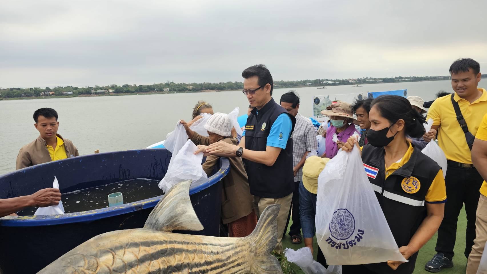 ปล่อยพันธุ์ปลายี่สกไทย (ปลาเอิน) ตามโครงการเพาะพันธุ์ปลายี่สกไทย(ปลาเอิน) ในแม่น้ำโขงเพื่อฟื้นฟูทรัพยากรสัตว์น้ำในแม่น้ำโขงและลำน้ำสาขา ปี 2567