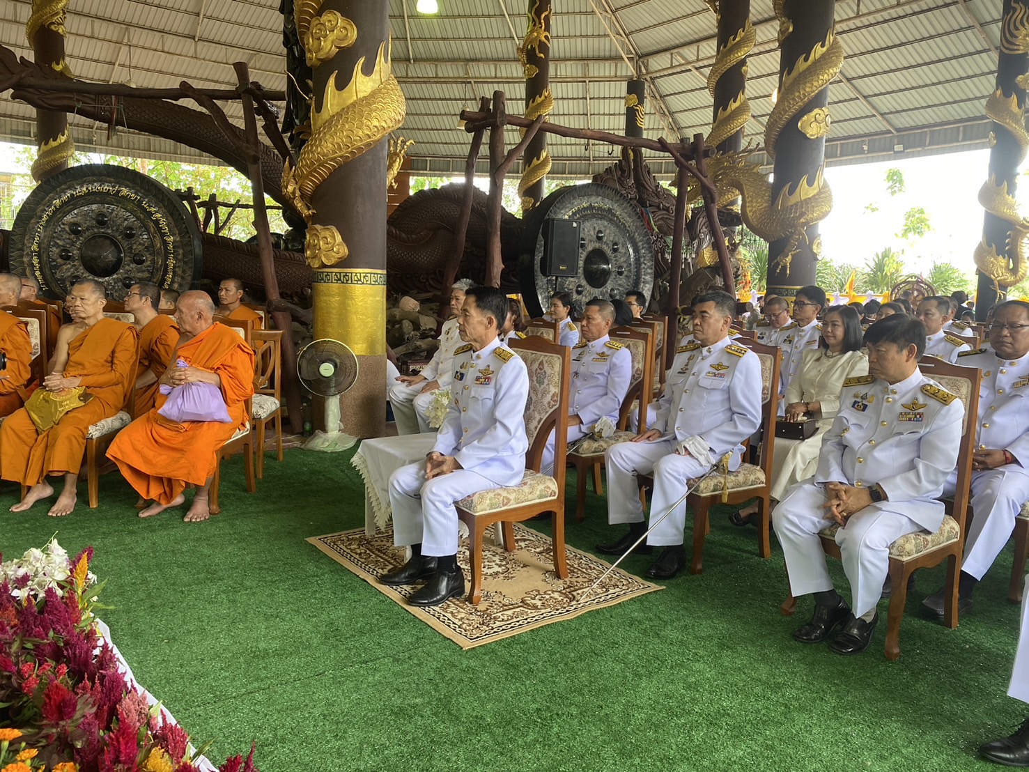 นายบุญหลาย กุลนารัตน์ ประมงจังหวัดหนองบัวลำภู  ร่วมพิธีสมโภชสัญญาบัตรพัดยศ และผ้าไตร พระราชาคณะชั้นเทพ ที่พระเทพวัชรวิสุทธิ์..คลิก