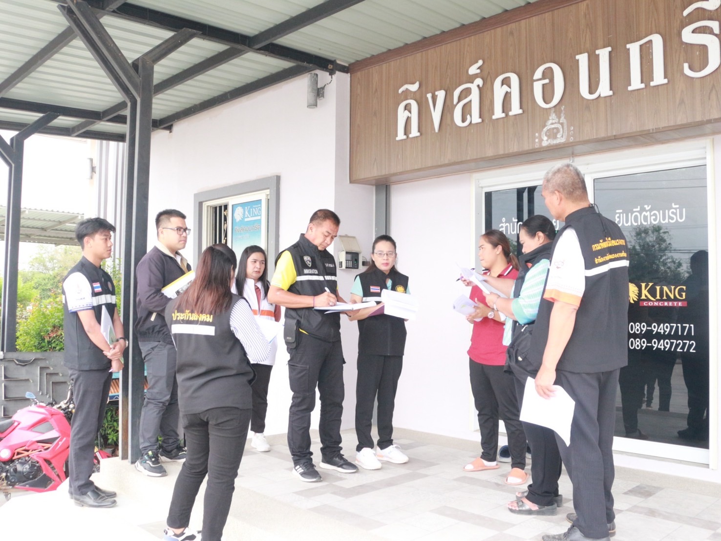 ร่วมตรวจบูรณาการป้องกันปัญหาการค้ามนุษย์ด้านแรงงานในสถานประกอบกิจการกลุ่มเสี่ยงต่อการบังคับใช้แรงงานหรือบริการและการค้ามนุษย์ด้านแรงงานครั้งที่2..คลิก