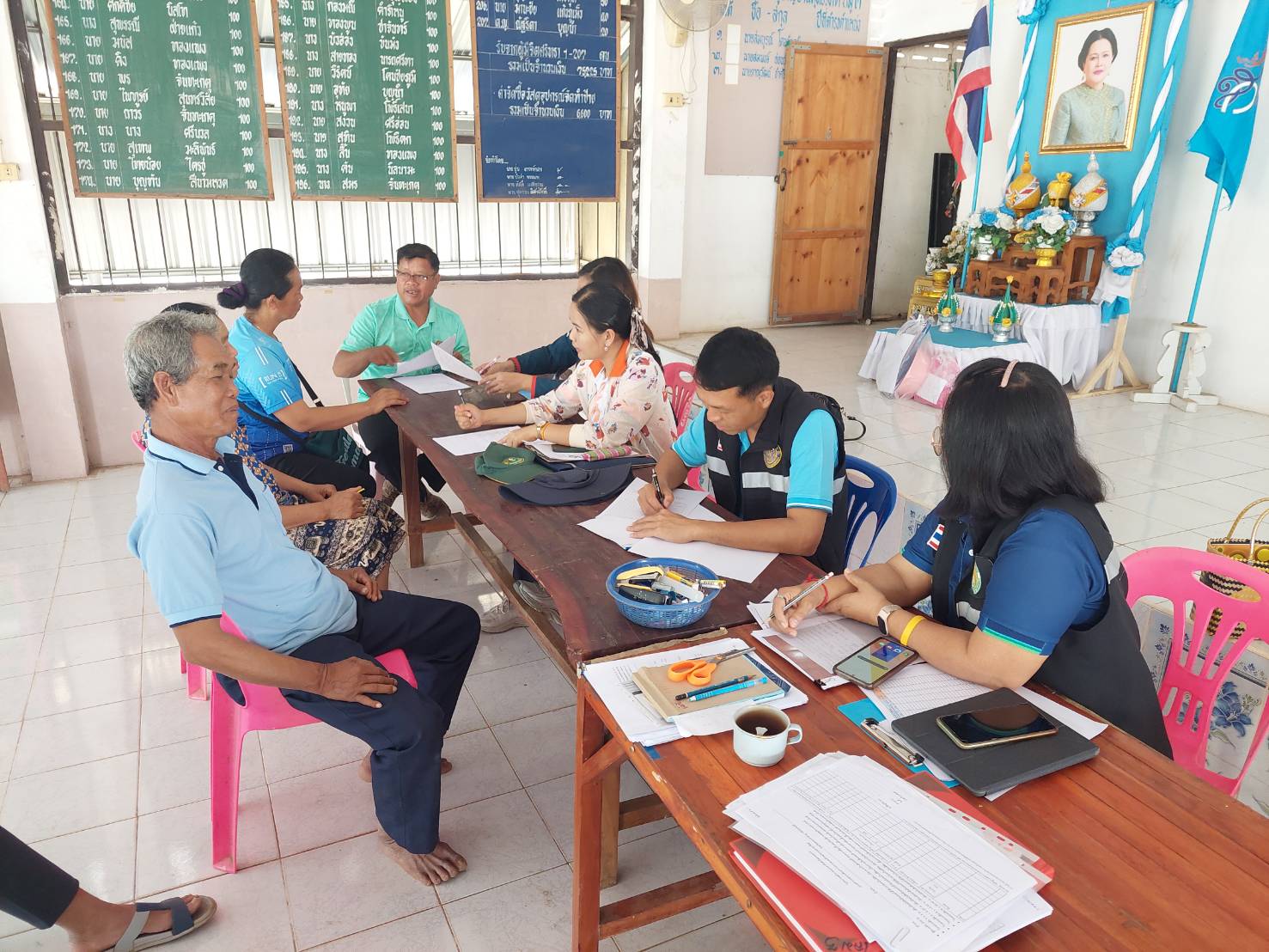 นายธีรศักดิ์ ศรีร่องหอย นักวิชาการประมงปฏิบัติการ สำนักงานประมงจังหวัดหนองบัวลำภู ร่วมกับเจ้าหน้าที่จากหน่วยงานในสังกัดกระทรวงเกษตรและสหกรณ์ บูรณาการร่วมกันลงพื้นที่..คลิก