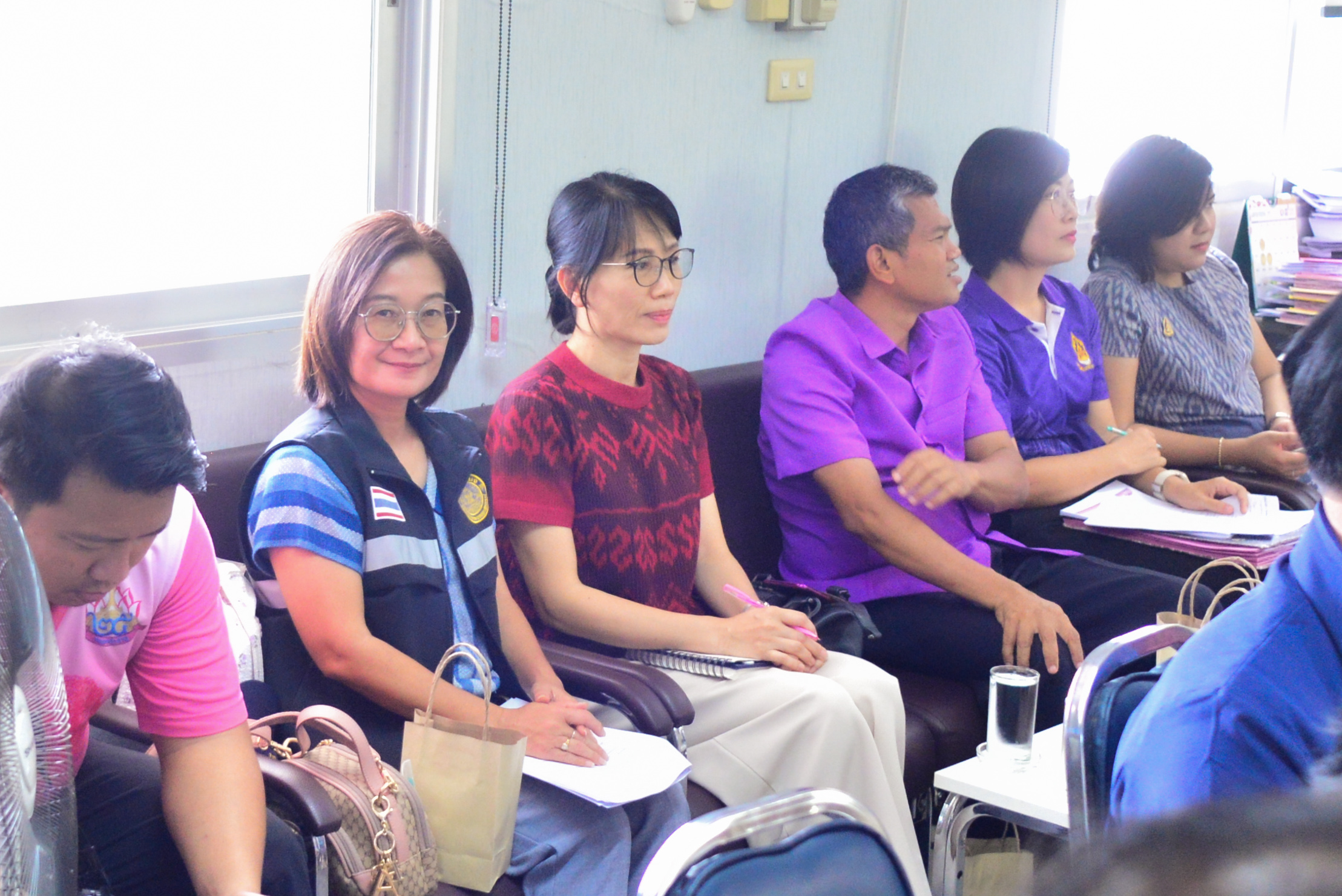 นายบุญหลาย กุลนารัตน์ ประมงจังหวัดหนองบัวลำภู มอบหมายให้ นางถนอมขวัญ นอศรี หัวหน้ากลุ่มบริหารและยุทธศาสตร์ เข้าร่วมประชุมการดำเนินงานโครงการสร้างเสริมพัฒนากิจกรรมการท่องเที่ยวสู่ 