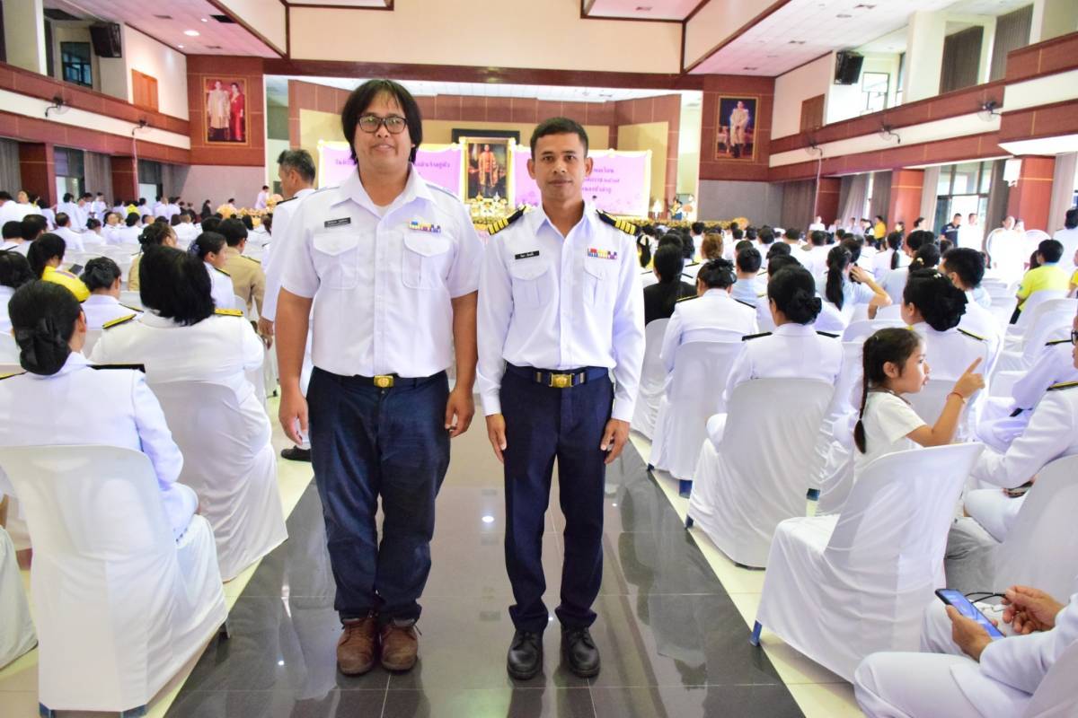 สำนักงานประมงจังหวัดหนองบัวลำภู โดย นายวิทยา เรืองคลิ้ง เจ้าพนักงานธุรการปฏิบัติงาน และนายสิปปภาส บุญรักษา เจ้าหน้าที่วิเคราะห์นโยบายและแผน ร่วมพิธีวางพานพุ่มดอกไม้ เนื่องในวันระลึก “พระบาทสมเด็จพระนั่งเกล้าเจ้าอยู่หัว” “พระมหาเจษฎาราชเจ้า ” และเนื่องในวันข้าราชการพลเรือน..คลิก