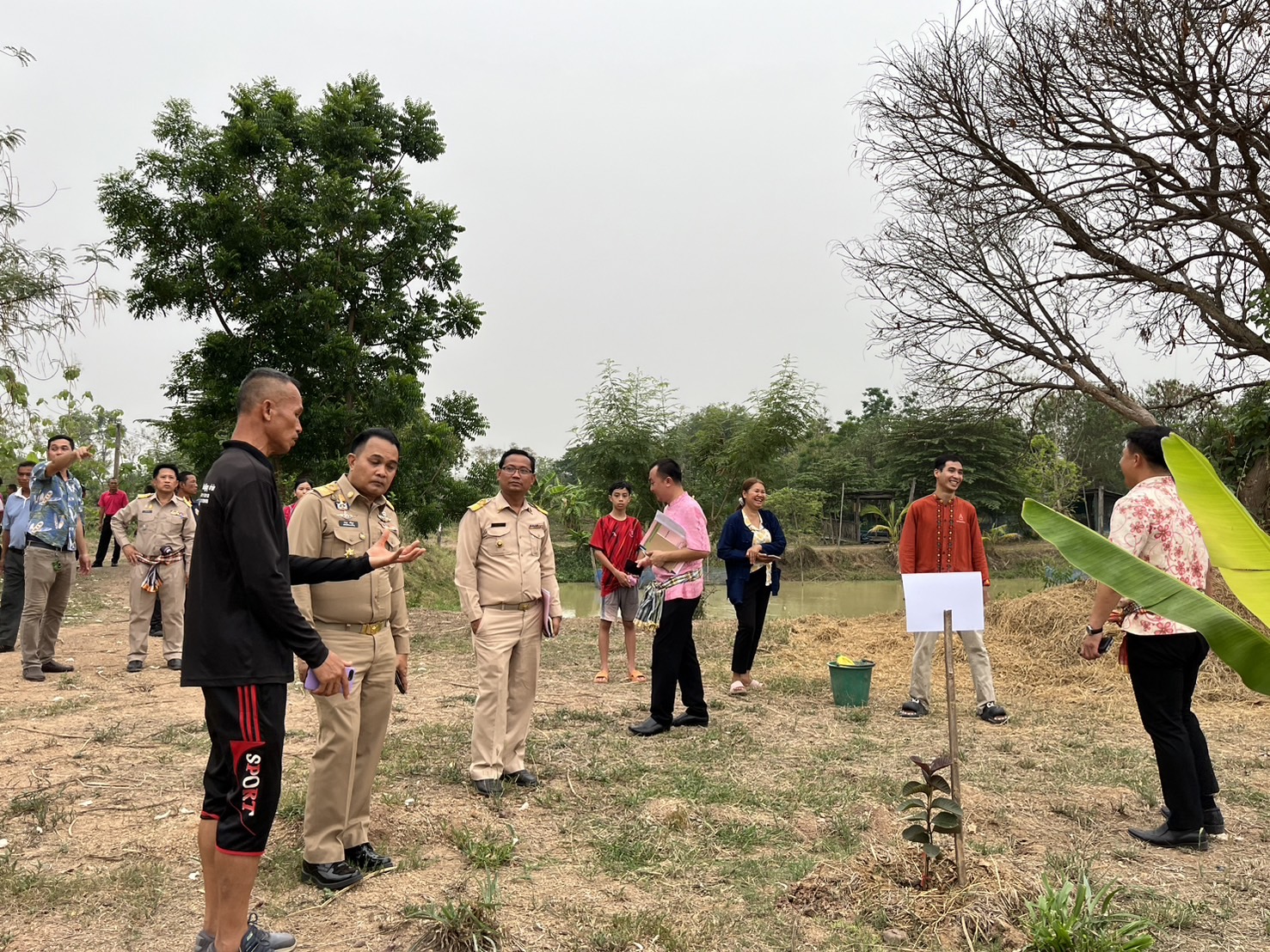 นางสาวมลฤดี ลิ้มสุวรรณ ประมงอำเภอศรีบุญเรือง ร่วมต้อนรับคณะกรรมการตรวจประเมินผลงานศูนย์เรียนรู้โครงการอันเนื่องมาจากพระราชดำริต้นแบบระดับจังหวัด ประจำปี 2567..คลิก
