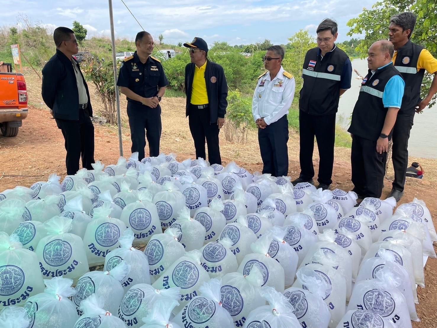 ร่วมสนับสนุนพันธุ์ปลาตะเพียนขาว จำนวน 90,000 ตัว และ ตะเพียนทอง จำนวน 10,000 ตัว จังหวัดชัยภูมิ..คลิก