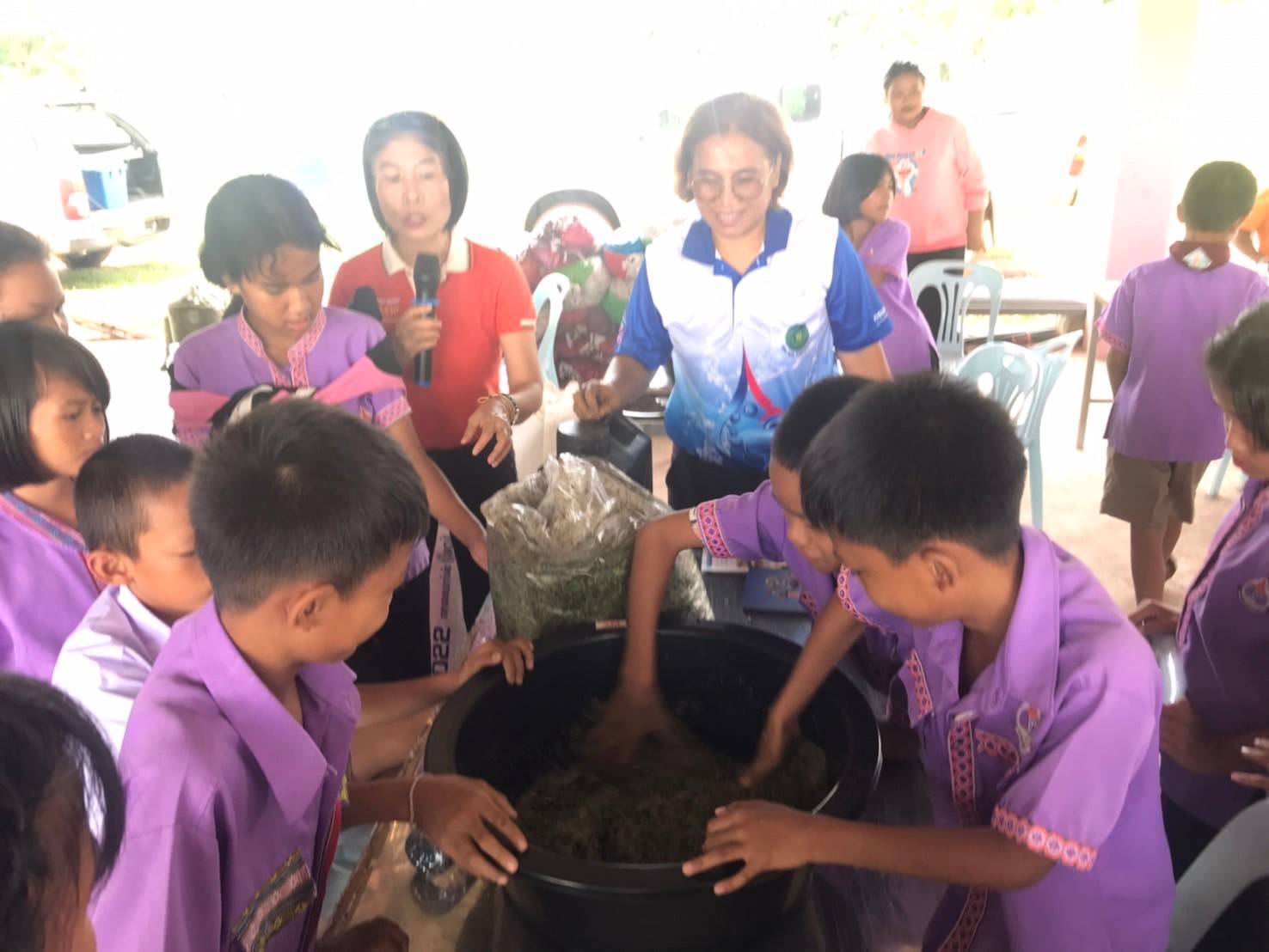 ประมงอำเภอศรีบุญเรือง เป็นวิทยากรถ่ายทอดองค์ความรู้ให้นักเรียนโรงเรียนบ้านโนนสะอาดราษฎร์อุปถัมภ์..คลิก