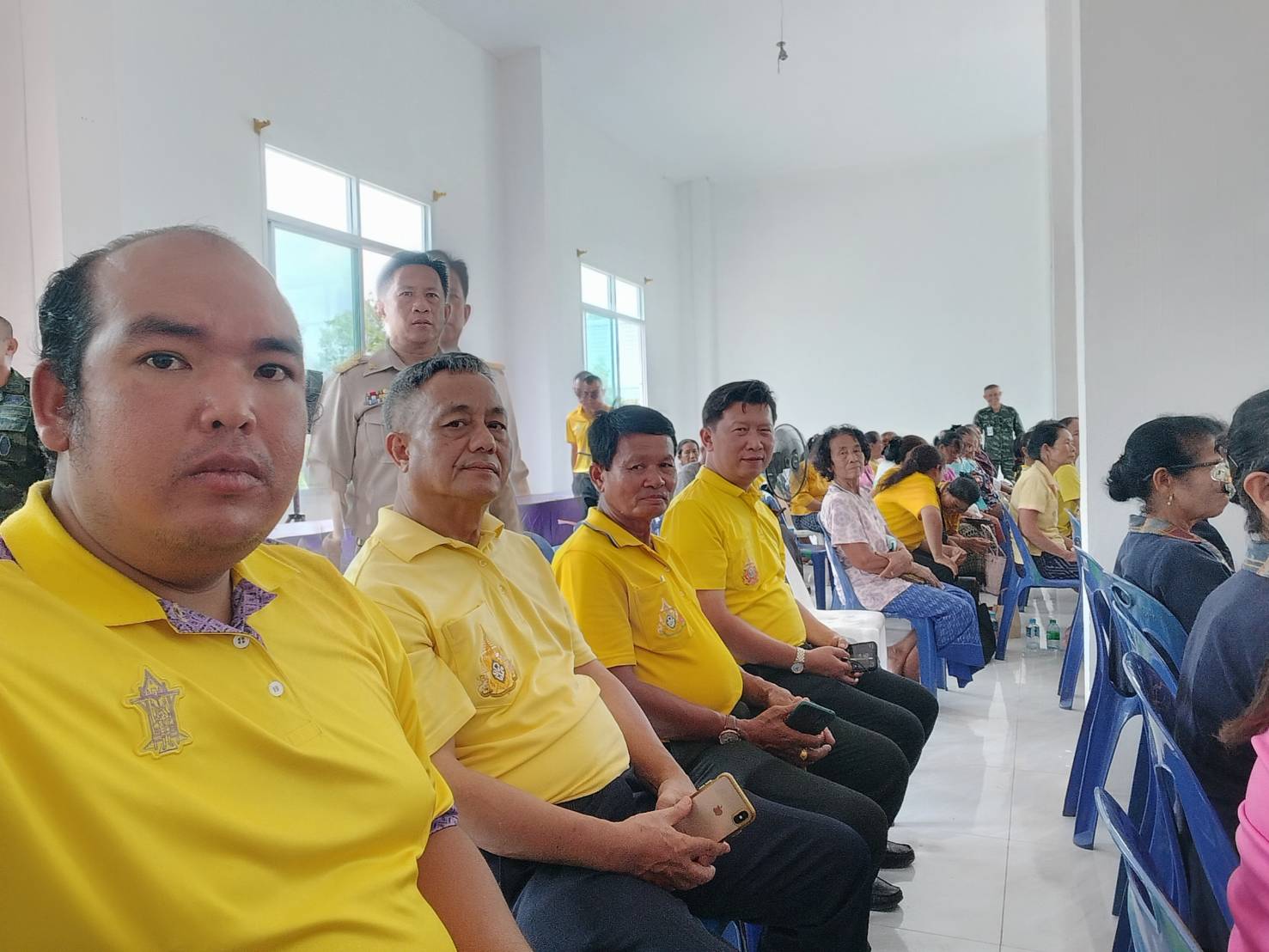 ประมงอำเภอนากลาง ร่วมต้อนรับ ดร.สุทิน คลังแสง รัฐมนตรีว่าการกระทรวงกลาโหม เดินทางพบปะเยี่ยมเยือนให้กำลังใจผู้ประสบวาตภัย พื้นที่อำเภอนากลาง