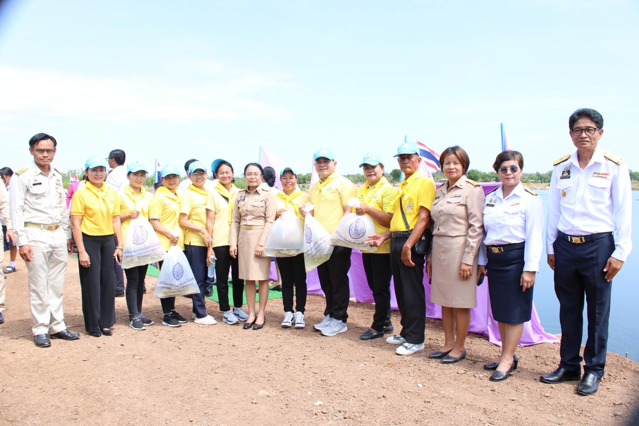 ร่วมพิธีปล่อยพันธุ์สัตว์น้ำเฉลิมพระเกียรติ สมเด็จพระนางเจ้าสุทิดา พัชรสุธาพิมลลักษณ พระบรมราชินี เนื่องในวันเฉลิมพระชนมพรรษา..คลิก