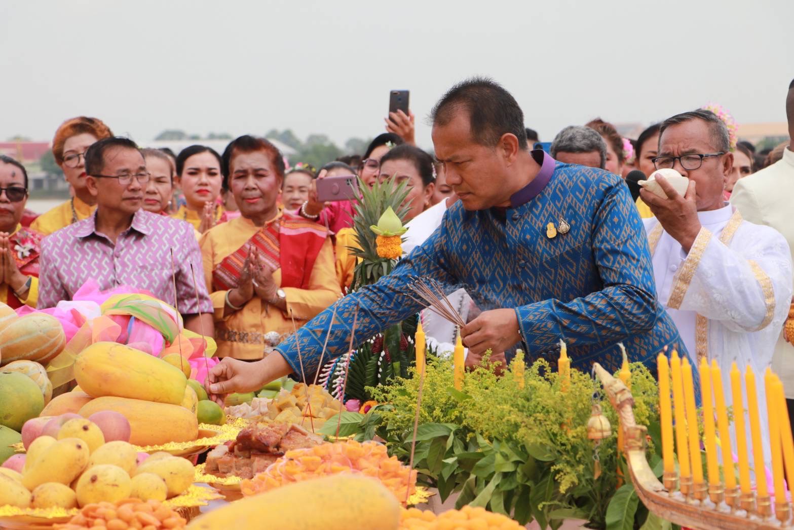 ร่วมพิธีบวงสรวงสมโภชองค์พญาศรีสุทโธนาคราช..คลิก