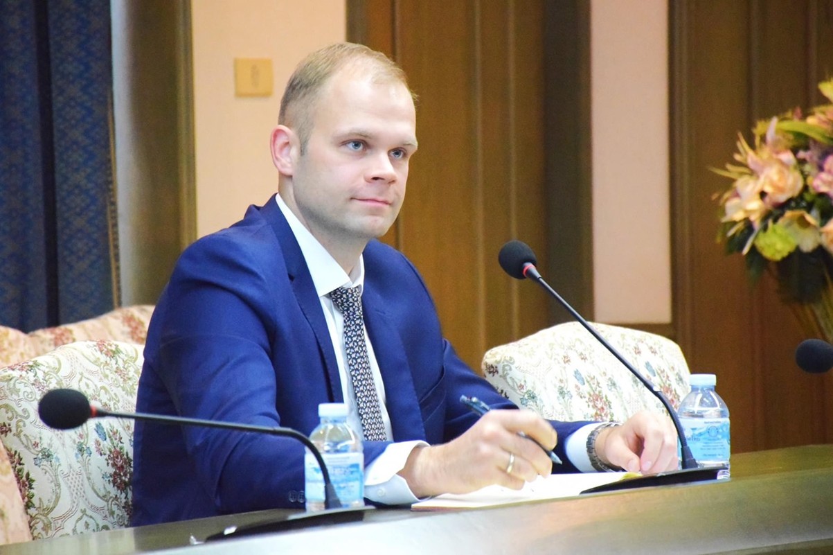 On June 11, 2024, Mr. Praphan Leepayakhun, Deputy Director-General of the Department of Fisheries, welcomed Mr. Stanislav Golubev, Second Secretary (Agricultural Section) of the Embassy of the Russian Federation in Thailand, to the Department of Fisheries for discussions on enhancing bilateral cooperation