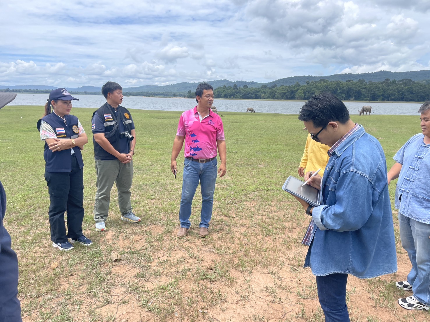 ประมงอุบลฯ!!! ประชุมเตรียมจัดงานปล่อยพันธุ์สัตว์น้ำเฉลิมพระเกียรติเนื่องในวันเฉลิมพระชนมพรรษาพระบาทสมเด็จพระปรเมนทรรามาธิบดีศรีสินทรมหาวชิราลงกรณ พระวชิรเกล้าเจ้าอยู่หัว ประจำปี 2567..คลิก