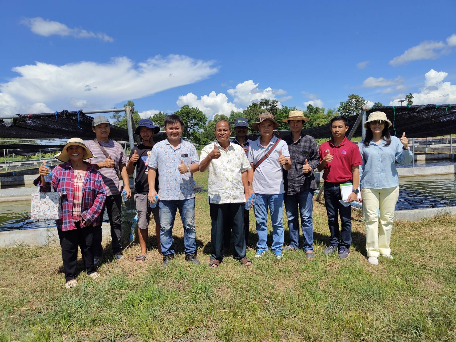 ประมงอุบล นำคณะองค์กรชุมชนประมงท้องถิ่นกลุ่มการเพาะเลี้ยงปลาบ้านโพนปลัดเข้าทัศนศึกษาดูงาน ณ วรุฒฟาร์ม และดอนชีฟาร์ม..คลิก