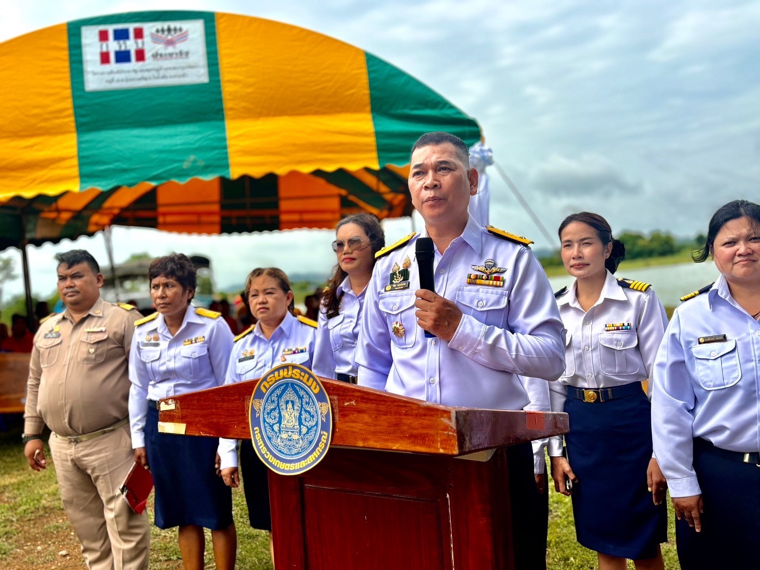พิธีปล่อยพันธุ์สัตว์น้ำเฉลิมพระเกียรติ