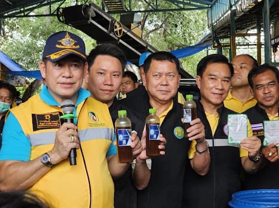 จังหวัดสมุทรสาครต้อนรับรัฐมนตรีว่าการกระทรวงเกษตรและสหกรณ์ และคณะฯ เนื่องในโอกาสลงพื้นที่จังหวัดสมุทรสาคร 22 กรกฎาคม 2567  อำเภอเมืองสมุทรสาคร จังหวัดสมุทรสาคร? นายผล ดำธรรม ผู้ว่าราชการจังหวัดสมุทรสาครมอบหมายให้นายชัยวัฒน์ ตุนทกิจ รองผู้ว่าราชการจังหวัดสมุทรสาคร ต้อนรับ ?ร.อ. ธรรมนัส พรหมเผ่า รัฐมนตรีว่าการกระทรวงเกษตรและสหกรณ์ และคณะฯ ในโอกาสลงพื้นที่จังหวัดสมุทรสาคร จังหวัดสมุทรสาคร ?โดยมีกำหนดการ ดังนี้ เวลา 13.00 น.ประชุมหารือร่วมกับผู้แทนสมาคมการประมง 16 จังหวัด ที่ได้รับผลกระทบจากปัญหาการแพร่ระบาดของปลาหมอคางดำ ณ สมาคมการประมงสมุทรสาคร เวลา 14.00 น.ร่วมสังเกตุการณ์ขั้นตอนการรับซื้อปลาหมอคางดำ ชมสาธิตการทำน้ำหมักชีวภาพ ณ แพนายวิชาญ เหล็กดี ม.2 ต.บางหญ้าแพรก อ.เมืองสมุทรสาคร ริมคลองพิทยาลงกรณ์ #ปลาหมอคางดำ..คลิก