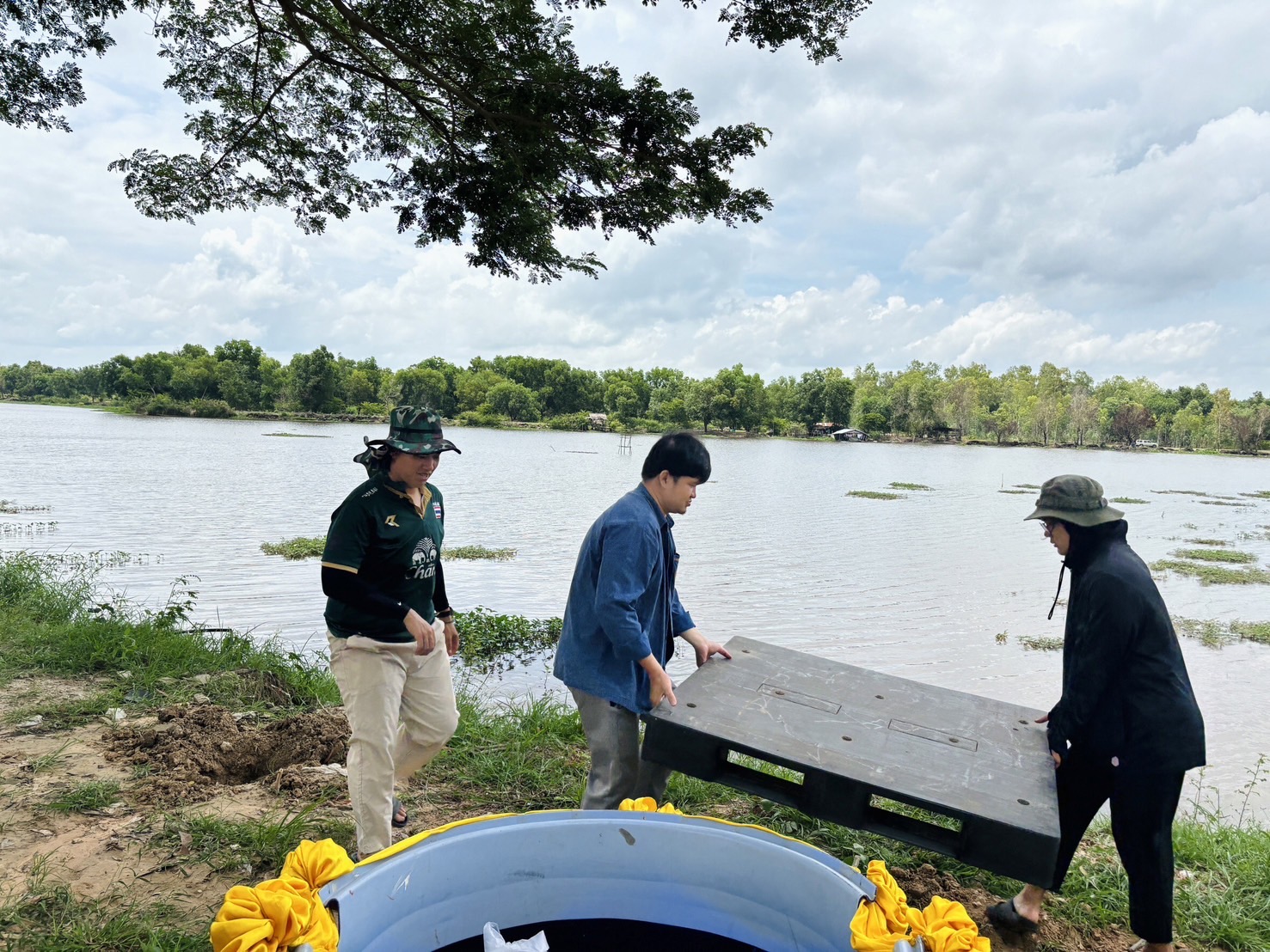 ประมงอุบลฯ เตรียมสถานที่ปล่อยพันธุ์สัตว์น้ำในกิจกรรมจิตอาสาพัฒนา เนื่องในโอกาสวันมหามงคลเฉลิมพระชนมพรรษาพระบาทสมเด็จพระปรเมนทรรามาธิบดีศรีสินทรมหาวชิราลงกรณ พระวชิรเกล้าเจ้าอยู่หัว..คลิก