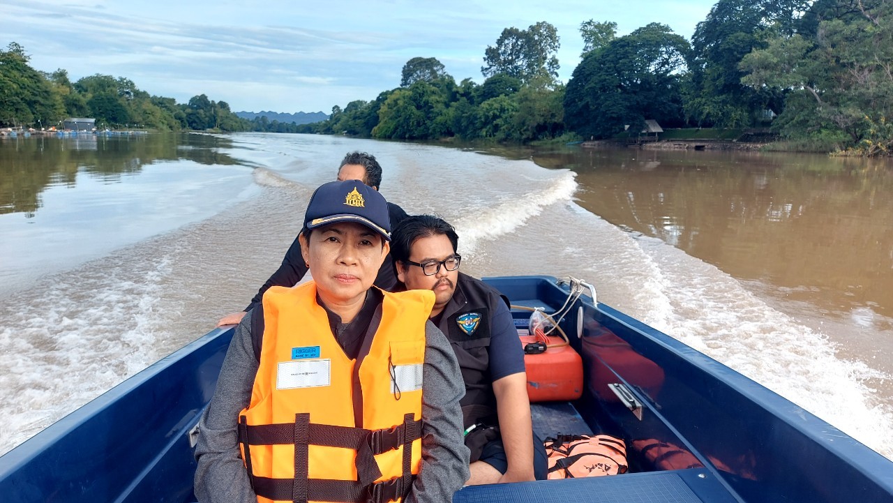 ปฏิบัติงานควบคุมการทำการประมงในแม่น้ำแควน้อย พื้นที่อำเภอเมืองกาญจนบุรี และอำเภอด่านมะขามเตี้ย จังหวัดกาญจนบุรี..คลิก