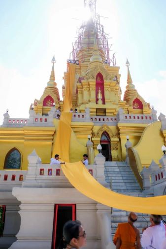 ประเพณีแห่ผ้าขึ้นห่มพระมหาธาตุเจดีย์พระพุทธธรรมประกาศประจำปี 2567..คลิก