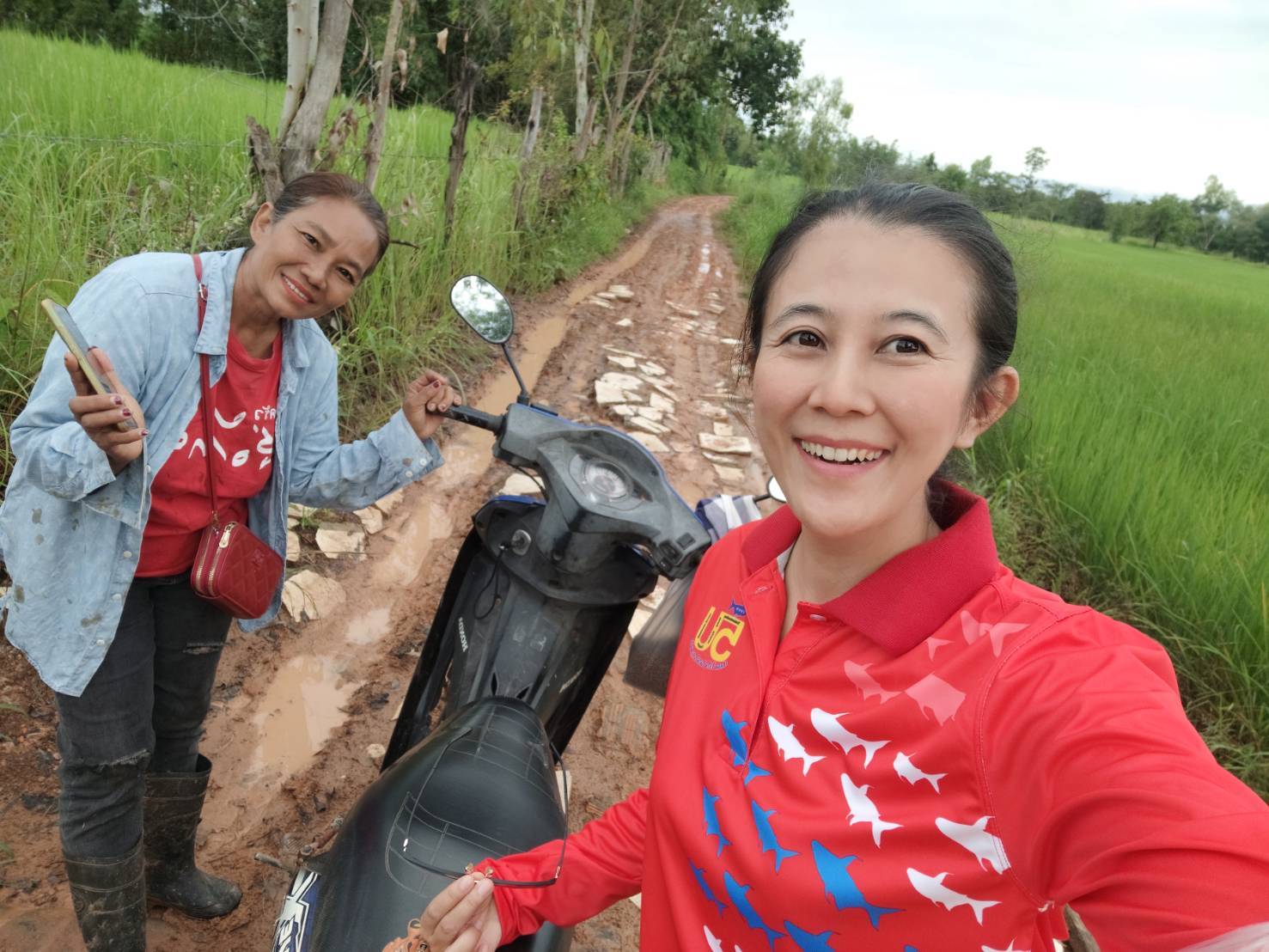 ประมงอำเภอศรีเมืองใหม่ ลงพื้นที่บริการตรวจสอบพื้นที่เพื่อขึ้นทะเบียนเกษตรกรผู้เพาะเลี้ยงสัตว์น้ำ ทบ.1..คลิก