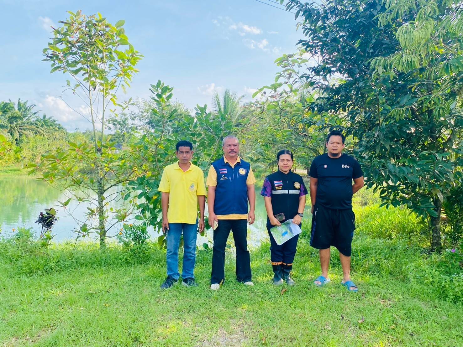 ประมงอำเภอบางแก้ว ร่วมกับผู้ใหญ่บ้าน ผู้ช่วยผู้ใหญ่บ้าน  ตรวจสอบความเสียหายเกษตรกรผู้ประสบอุทกภัยด้านประมง  พื้นที่ตำบลโคกสัก อำเภอบางแก้ว จังหวัดพัทลุง..คลิก