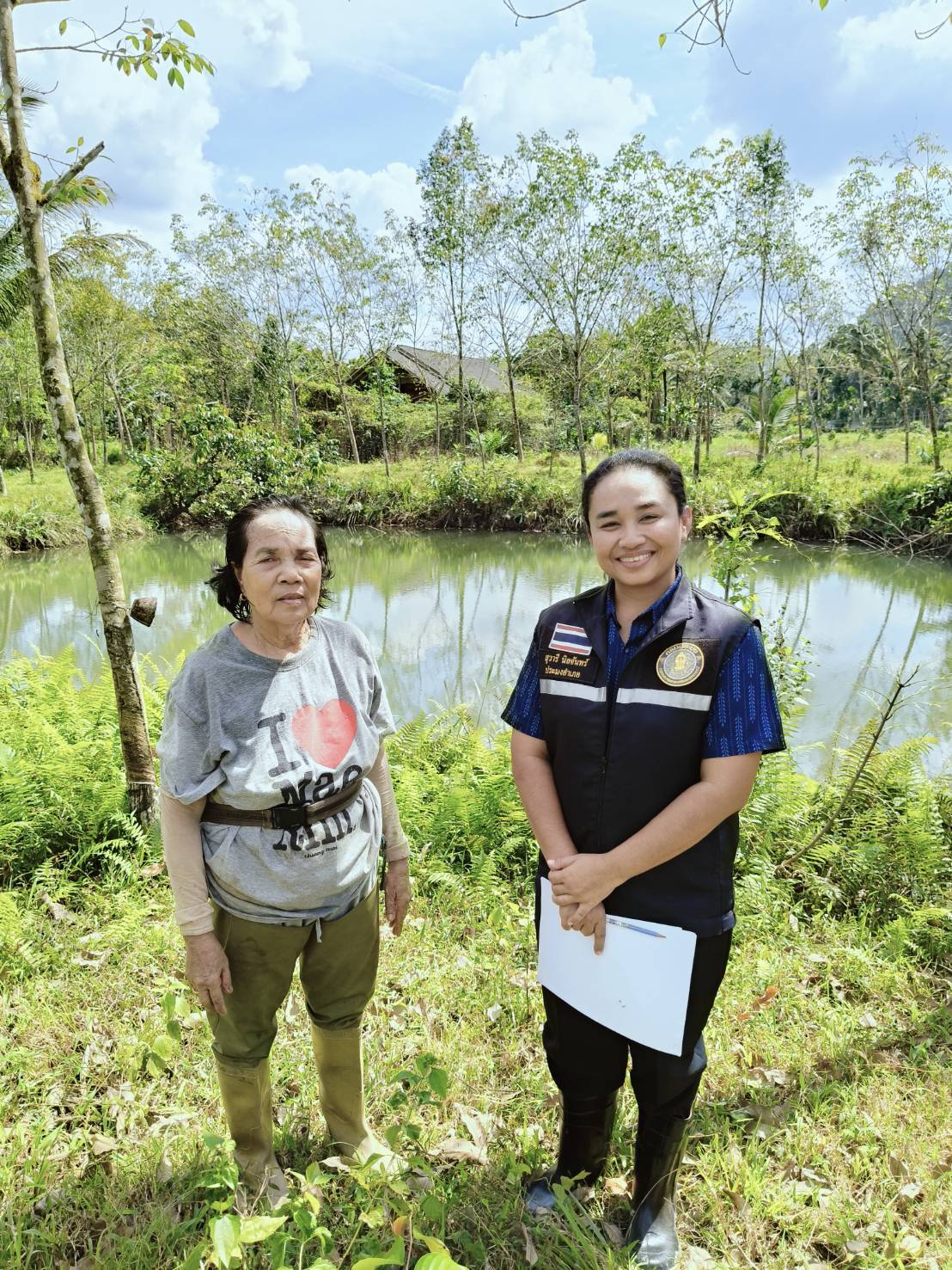 ประมงอำเภอตะโหมด ร่วมกับผู้ใหญ่บ้าน  ผู้ช่วยผู้ใหญ่บ้าน  ตรวจสอบความเสียหายเกษตรกรผู้ประสบอุทกภัยด้านประมง  พื้นที่ ตำบลตะโหมด อำเภอตะโหมด จังหวัดพัทลุง..คลิก