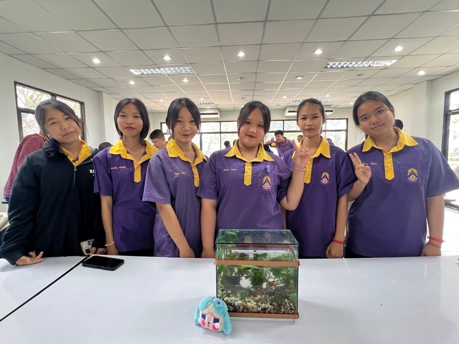 จัดฝึกอบรมนักเรียนในโครงการพัฒนาสินค้าเกษตรมูลค่าสูงด้านการประมง หลักสูตรการเพาะเลี้ยงปลาสวยงาม ประจำปี 2568 จำนวน 20 ราย ณ ศูนย์วิจัยและพัฒนาการเพาะเลี้ยงสัตว์น้ำจืดอ่างทอง..คลิก