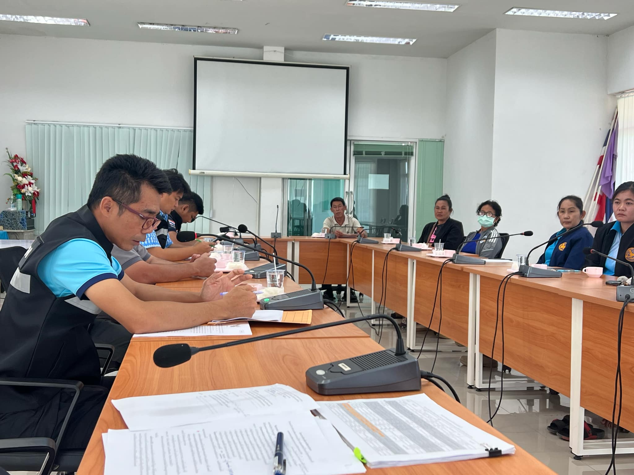 ประชุมชี้แจงโครงการบริหารจัดการทรัพยากรประมง กิจกรรมบริหารจัดการทรัพยากรประมงน้ำจืด  ประจำปีงบประมาณ 2568 หนองลาดจินจาน และหนองเบิกไพร(2) ณ ห้องประชุมเทศบาลตำบลไผ่ดำพัฒนา..คลิก