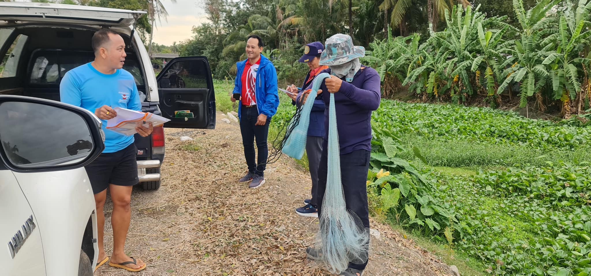 ลงพื้นที่อำเภอปากท่อ เพื่อสำรวจและเฝ้าระวังการแพร่กระจายประชากรปลาหมอคางดำในแหล่งน้ำธรรมชาติ..คลิก