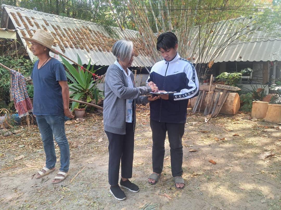 ลงพื้นที่มอบปัจจัยการผลิตโครงการพัฒนาเกษตรกรรมยั่งยืน กิจกรรมพัฒนาเกษตรทฤษฎีใหม่ อำเภอโพธาราม..คลิก