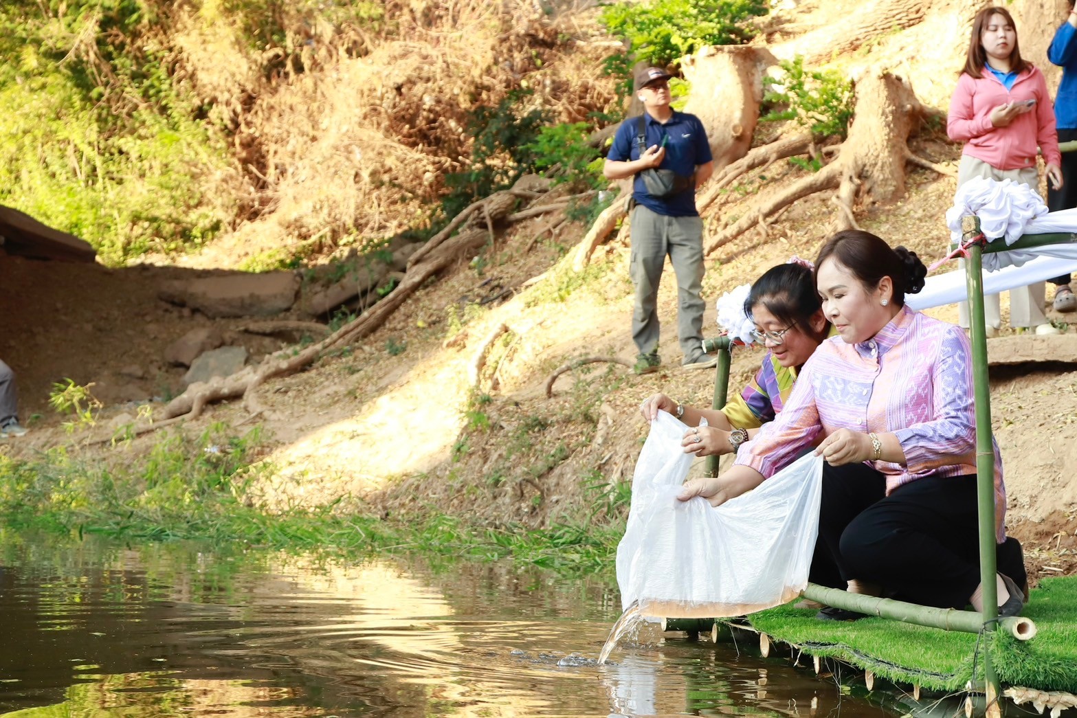 จังหวัดเลยปล่อยลูกพันธุ์กุ้งก้ามกราม ตามโครงการเพิ่มผลผลิตกุ้งแม่น้ำ (กุ้งก้ามกราม) เพื่อสร้างแหล่งอาหารชุมชน ประจำปีงบประมาณ 2568 ครั้งที่ 7/2568..คลิก