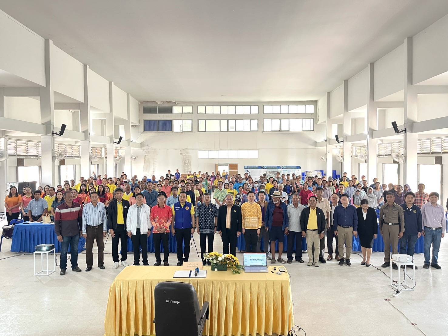 ประมงอำเภอปากพะยูน เข้าร่วมประชุมการรับฟังความคิดเห็นและการมีส่วนร่วมของประชาชน ครั้งที่ 1 โครงการจัดทำรายงาน การประเมินผลกระทบสิ่งแวดล้อมและสำรวจออกแบบสะพานข้ามคลองหลวงและถนนต่อเชื่อม อำเภอปากพะยูน อำเภอควนเนียง  จังหวัดพัทลุง, สงขลา..คลิก